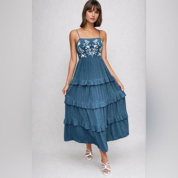 Floral Embroidered Layered Hem Cami Dress - Picture 5 of 9